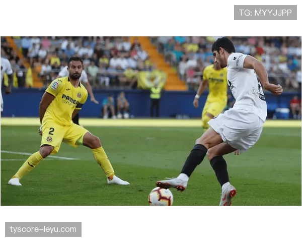 比利亚雷亚尔强势复苏，新赛季表现抢眼彰显争冠实力