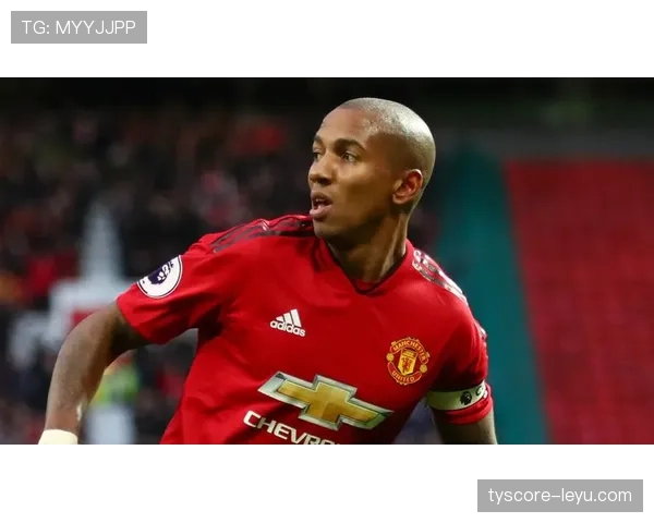 阿什利扬防守表现亮眼，助球队后防线稳如磐石