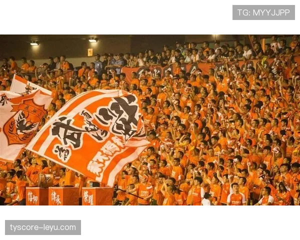 橙色风暴再起!荷兰球迷点燃赛场,助球队状态回暖引爆激情氛围 橙色风暴再起!荷兰球迷点燃赛场,助球队状态回暖引爆激情氛围