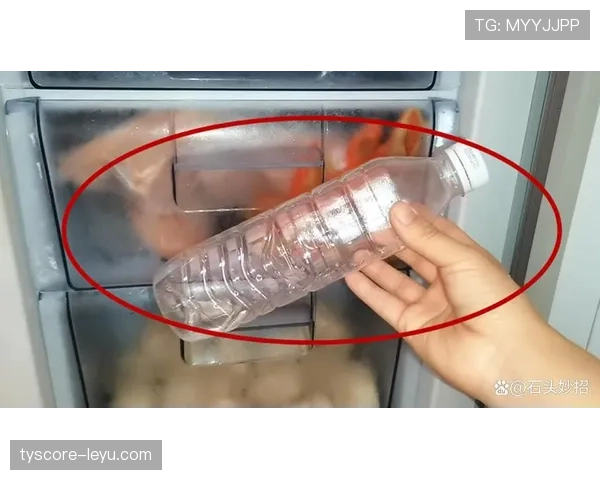 特雷·杨家的冰箱里只放蛋白粉和冰块