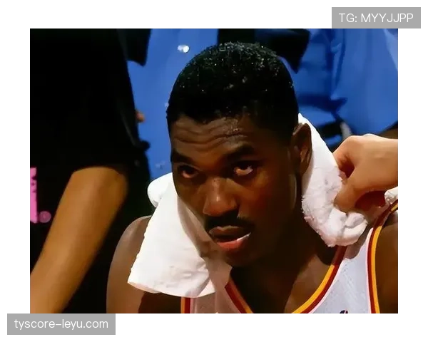 奥拉朱旺背身单打高效，得分主导不同于约基奇